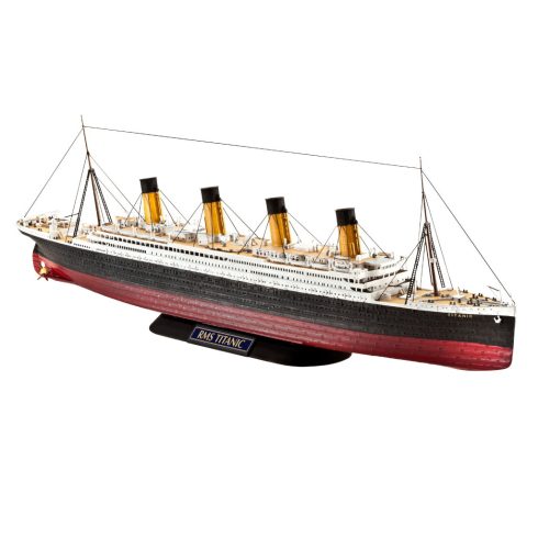 Revell R.M.S Titanic hajó műanyag modell (1:700)