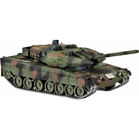 Revell Leopard 2 A6/A6M harckocsi műanyag modell (1:72)