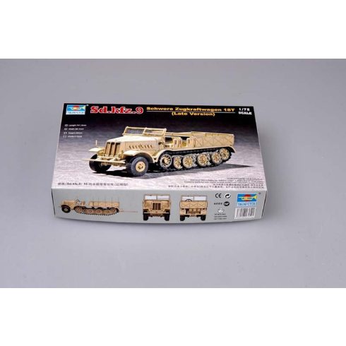 Trupeter German Sd.Kfz.9 Autó műanyag modell (1:72)